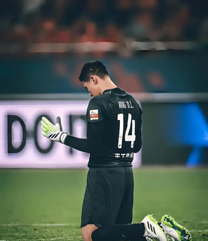 英雄联盟投注-关于里程碑夜！上海申花回应争议，CBA季后赛国际比赛日刷纪录，媒体盛赞，轮换策略成焦点的信息